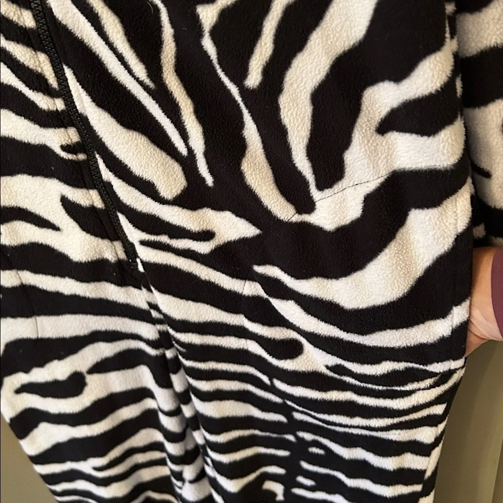 Nick & Nora Zebra Footie Pajama Onesie Jumpsuit Costume Black White Size Small